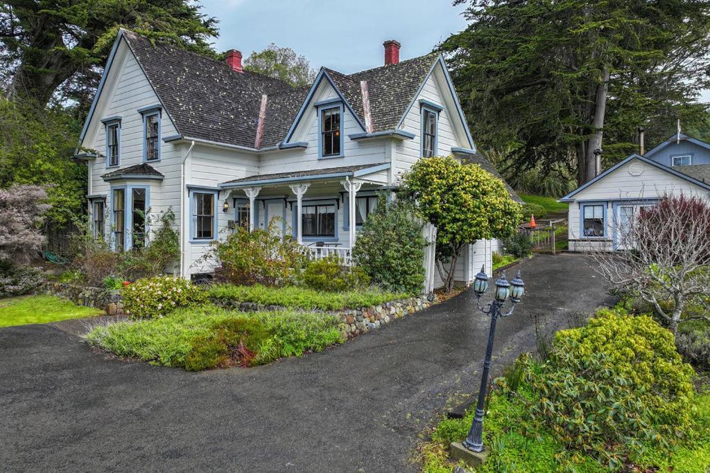 Dennen'S Victorian Farmhouse Little River Exterior foto